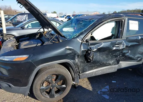 2018 Jeep Cherokee Latitude 4X4 z USA, uszkodzony, nr VIN 1C4PJMCX2JD603604